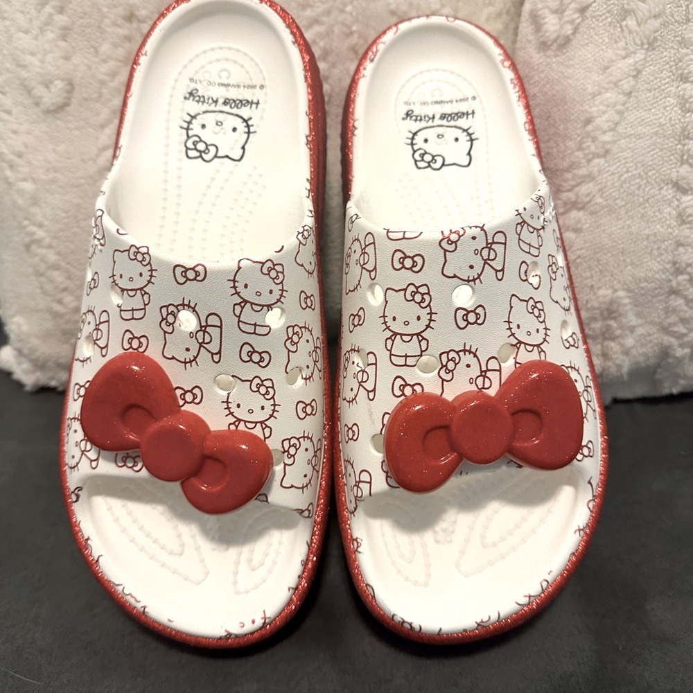 Hello Kitty  Crocs